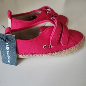 Emu Australia US Kids Size 12 Brand New Hot Pink Moccasin Style Shoes